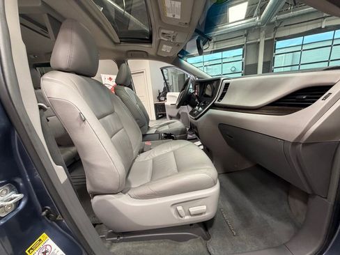 Used 2016 Toyota Sienna XLE Premium image 47