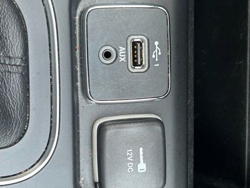 Used 2019 Jeep Cherokee Latitude w/ Popular Appearance Group FWD image 23