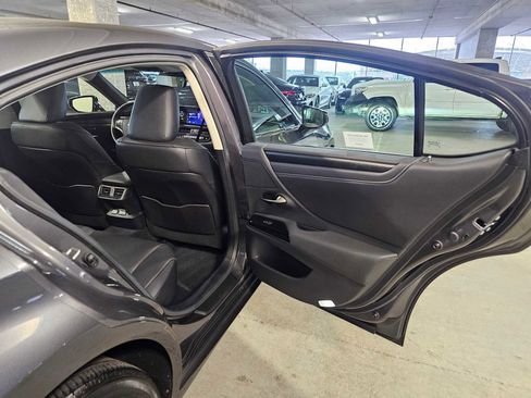 Used 2023 Lexus ES 250 w/ Premium Package image 37