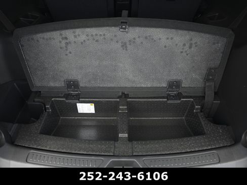 Used 2023 GMC Acadia SLE w/ Driver Convenience Package FWD image 26