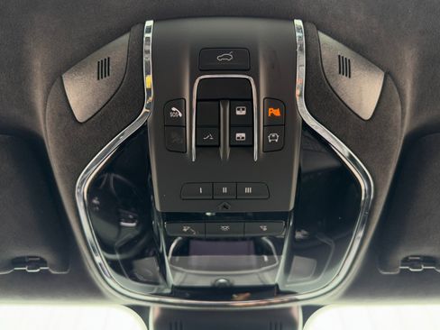 Used 2022 Maserati Ghibli Trofeo image 34