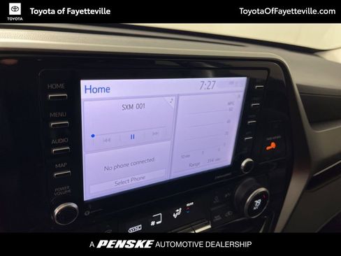 Certified 2022 Toyota Highlander L image 30