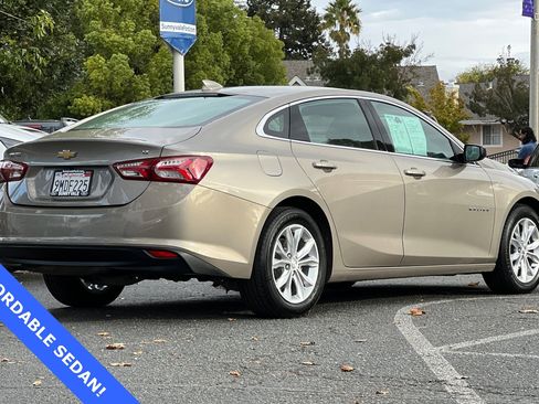 Used 2022 Chevrolet Malibu LT image 4