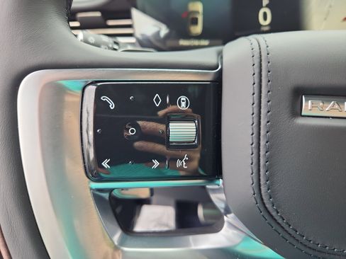 New 2025 Land Rover Range Rover SE image 19