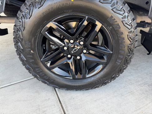 Used 2020 Chevrolet Silverado 1500 Custom Trail Boss w/ Custom Convenience Package image 31