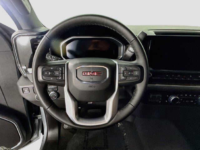 Used 2026 GMC Sierra 1500 SLE w/ LPO, Black Badging Package AWD/4WD image 11