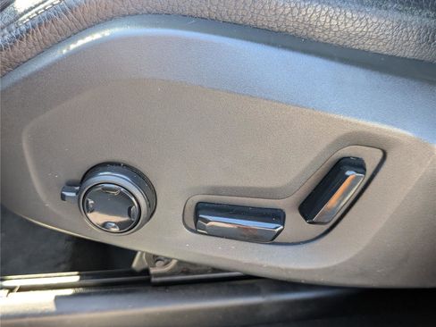 Used 2016 Volvo XC90 T8 Momentum w/ Vision Package image 23