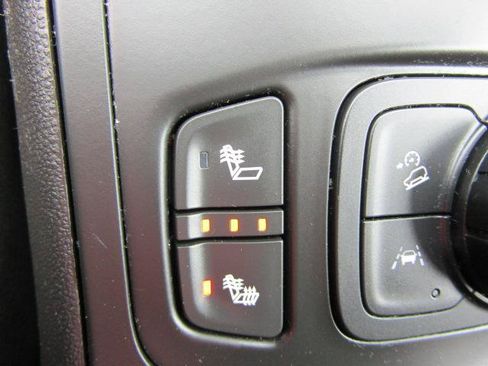 Used 2024 GMC Terrain SLE w/ Driver Convenience Package AWD/4WD image 16