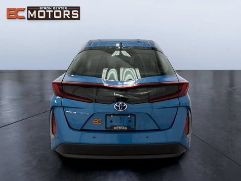 Used 2019 Toyota Prius Prime Advanced w/ Carpet Mat Package FWD image 5