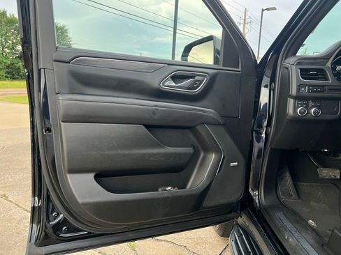 Used 2023 GMC Yukon XL SLT image 11