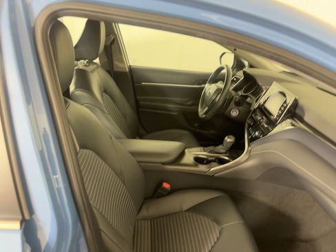 Used 2024 Toyota Camry SE image 28