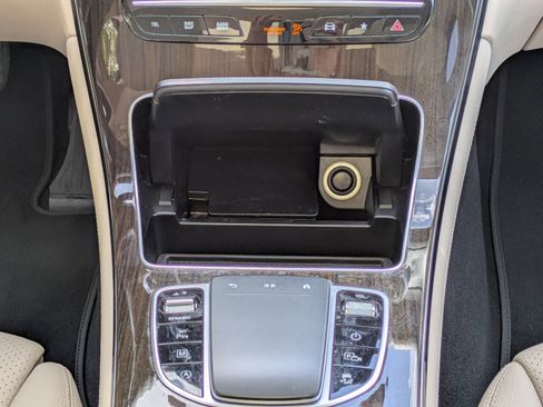 Used 2021 Mercedes-Benz GLC 300 image 17