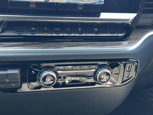 New 2026 GMC Sierra 1500 Elevation image 18