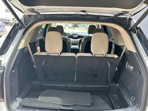 Used 2021 Ford Explorer XLT RWD image 15
