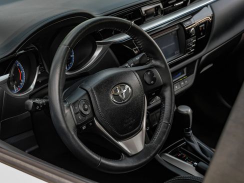 Used 2015 Toyota Corolla S FWD image 18
