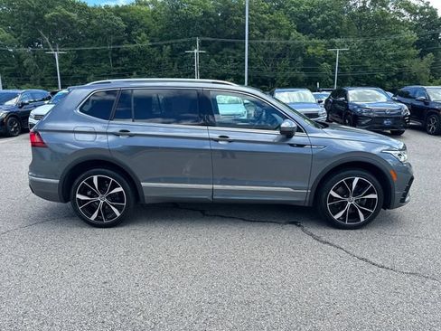 Certified 2022 Volkswagen Tiguan SEL R-Line AWD/4WD image 10