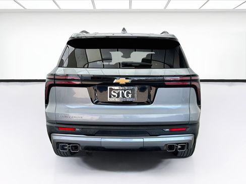 Used 2025 Chevrolet Traverse LT FWD image 5
