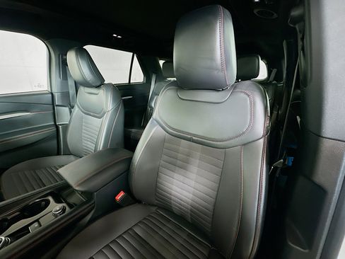 Used 2025 Ford Explorer ST-Line w/ Premium Package image 20