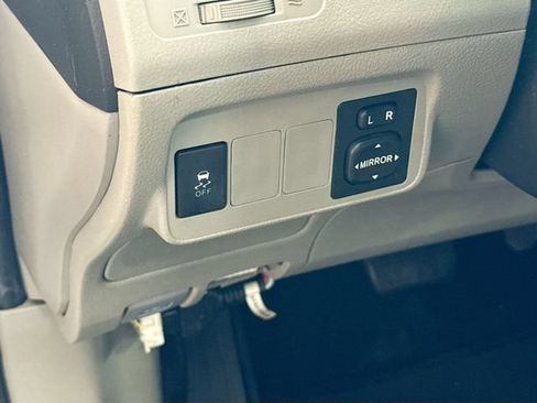 Used 2012 Toyota Corolla LE FWD image 11