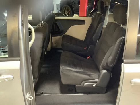 Used 2014 Dodge Grand Caravan SE w/ Quick Order Package 29E SE FWD image 18