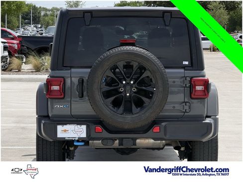 Used 2023 Jeep Wrangler Unlimited Sahara AWD/4WD image 5