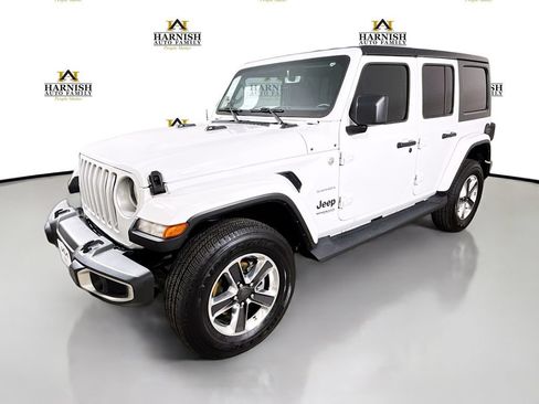 Used 2022 Jeep Wrangler Unlimited Sahara AWD/4WD image 3