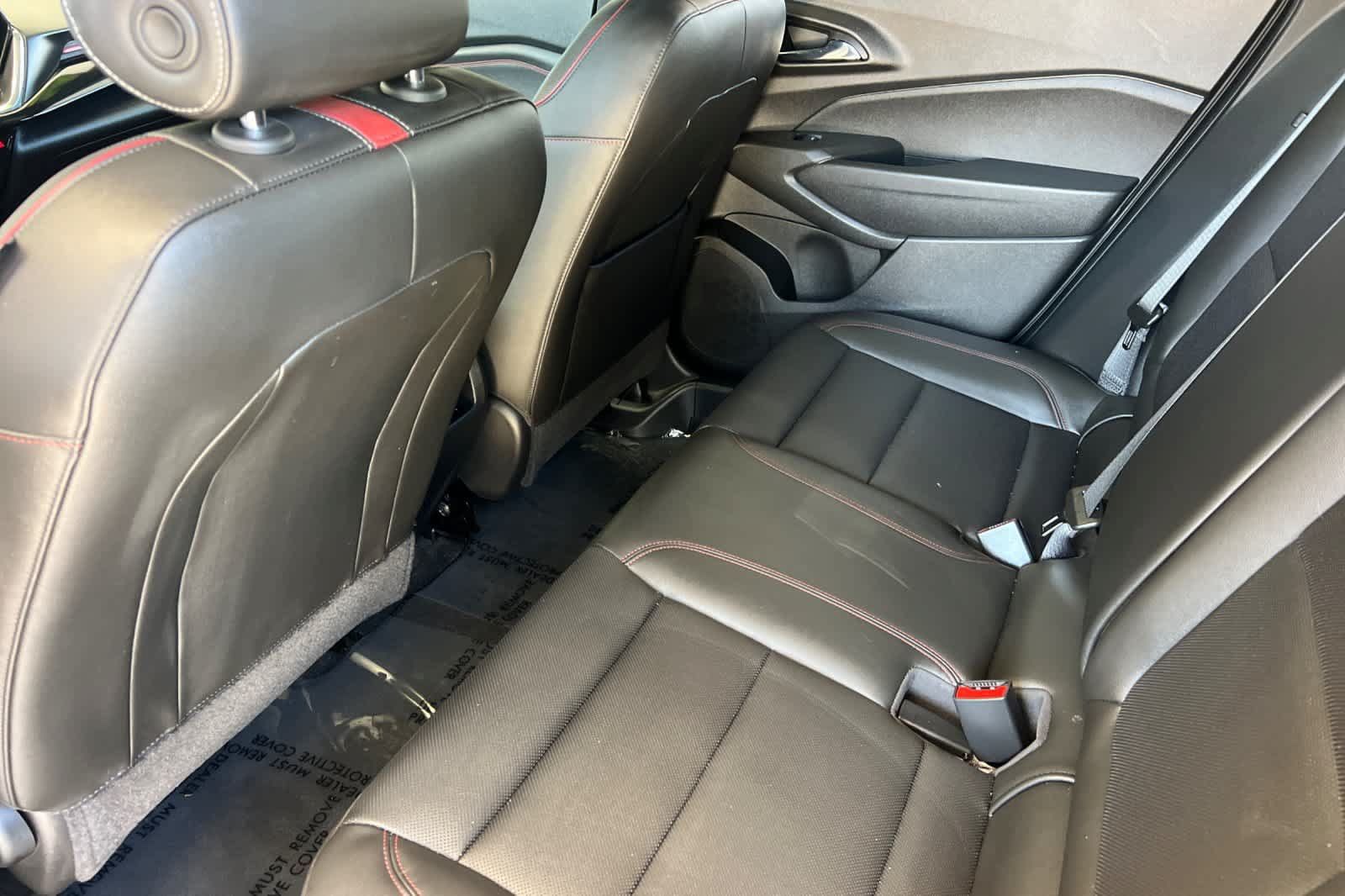 Used 2024 Chevrolet Trax RS w/ Sunroof Package FWD image 4