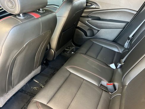 Used 2024 Chevrolet Trax RS w/ Sunroof Package FWD image 4