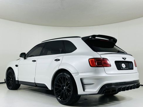 Used 2017 Bentley Bentayga image 6