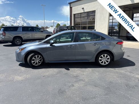 Used 2025 Toyota Corolla LE FWD image 4