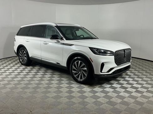 Used 2025 Lincoln Aviator 2WD w/ Equipment Group 101A image 6