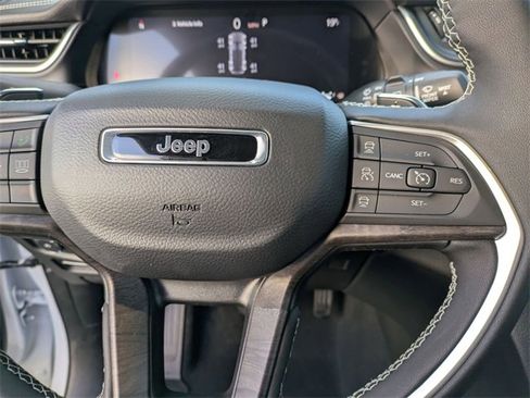 New 2025 Jeep Grand Cherokee Limited image 15