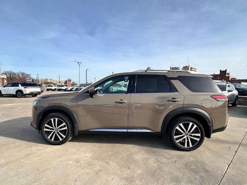 Certified 2024 Nissan Pathfinder Platinum image 6