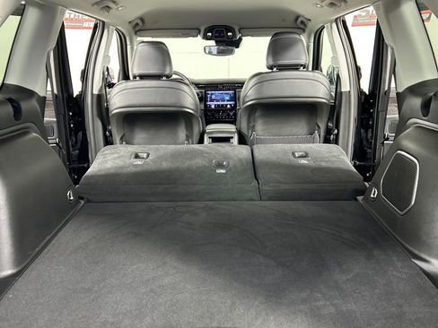 Used 2023 Jeep Grand Cherokee Limited w/ Black Appearance Package image 21