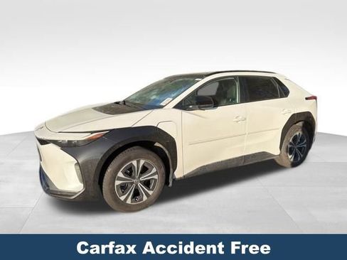 Used 2024 Toyota bZ4X XLE w/ Weather Package image 2