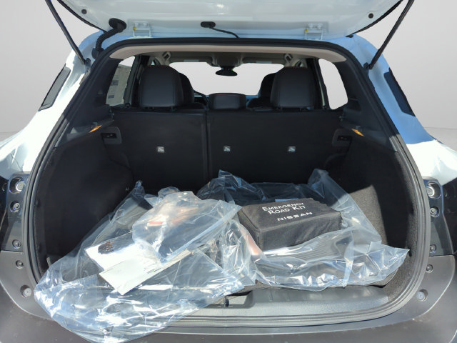 Used 2026 Nissan Kicks SR FWD image 14