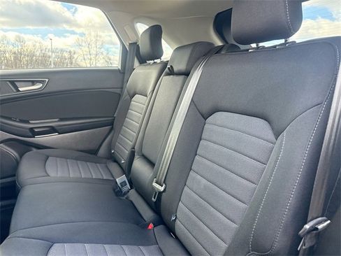 Used 2017 Ford Edge SE image 29