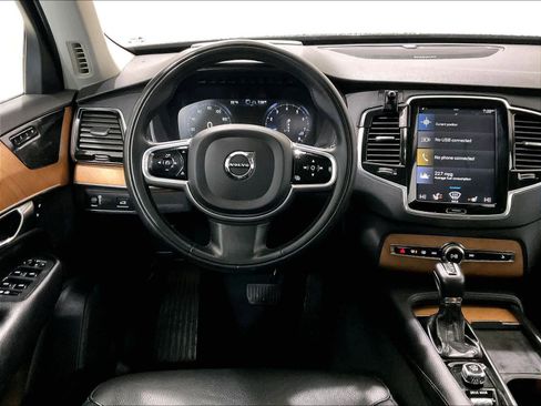 Used 2021 Volvo XC90 T6 Momentum w/ Advanced Package image 18