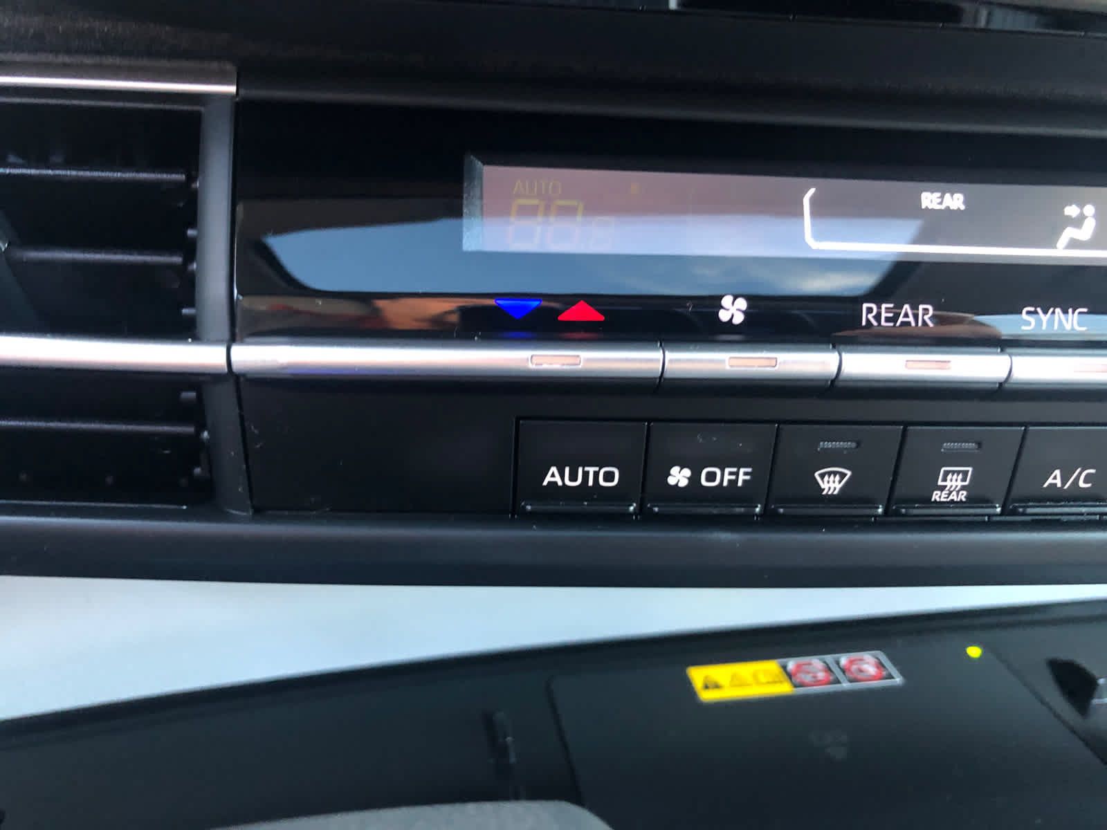 Certified 2025 Toyota Sienna LE w/ LE Plus Package FWD image 16