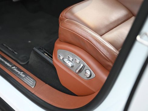 Used 2016 Porsche Cayenne Turbo image 27