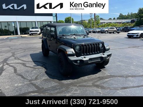 Used 2019 Jeep Wrangler Unlimited Sport S AWD/4WD image 3