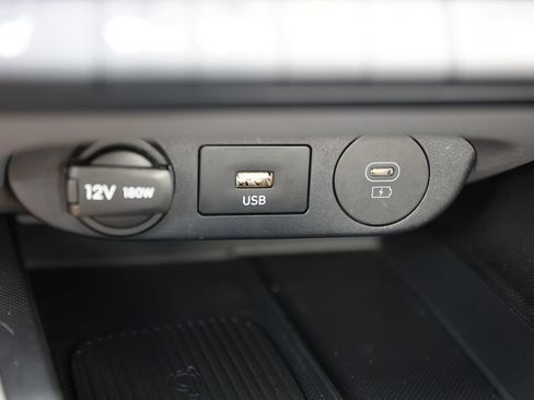 Certified 2025 Hyundai Elantra SEL FWD image 25
