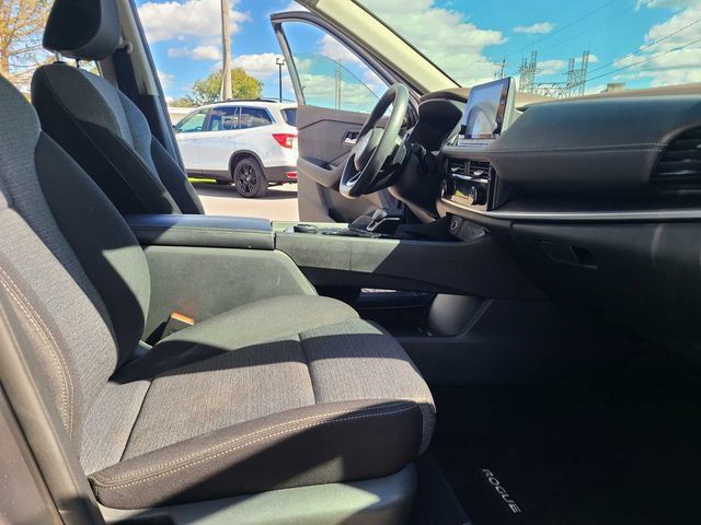 Used 2021 Nissan Rogue SV AWD/4WD image 19