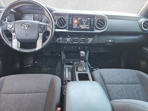 Used 2017 Toyota Tacoma TRD Off-Road w/ Tow Package AWD/4WD image 19