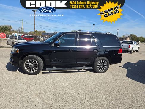 Used 2017 Lincoln Navigator Select image 2