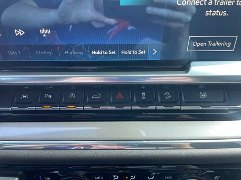 Certified 2023 Chevrolet Silverado 1500 High Country w/ Technology Package AWD/4WD image 25