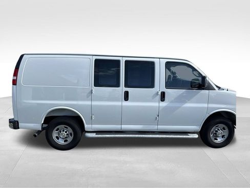 Used 2025 Chevrolet Express 2500 w/ Driver Convenience Package RWD image 6