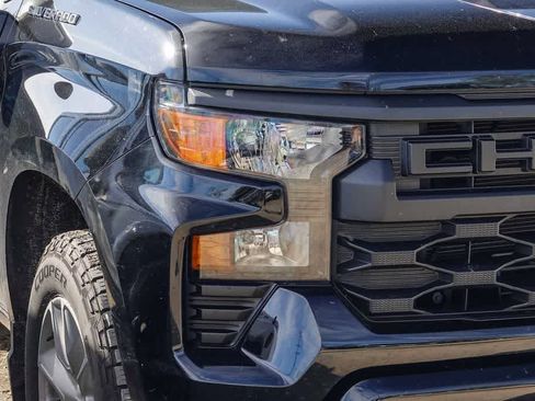 Used 2023 Chevrolet Silverado 1500 Custom image 6