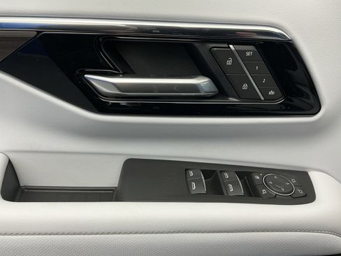 New 2026 Chevrolet Tahoe Premier w/ Sun And Tow Package AWD/4WD image 10