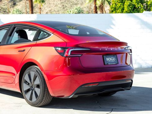 Used 2025 Tesla Model 3 image 8